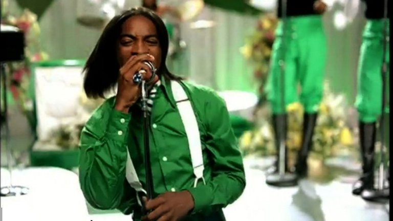 10. Outkast - Hey Ya! (2003 г.)
