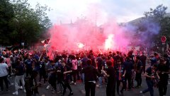 Погром, изгорели коли и над 300 арестувани в Париж след триумфа на ПСЖ