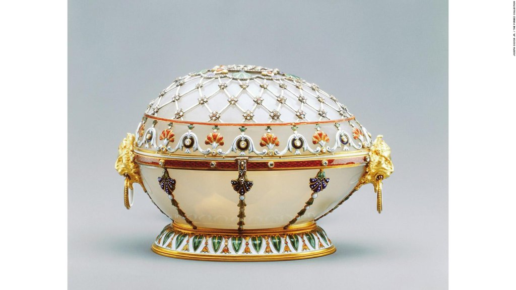 180808165536-faberge-egg-top-full-169