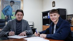 17-годишен нападател подписа с Левски