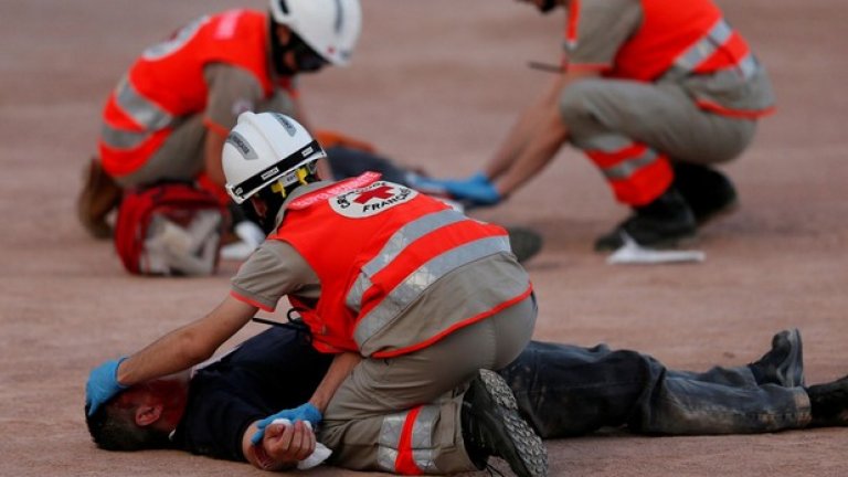 Оттренириха ситуация с бомба и въоръжен терорист на Евро 2016