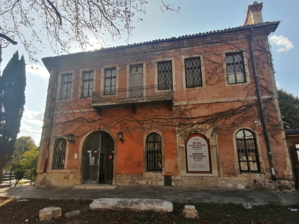 „Есенна нощ на галериите“ във Варна