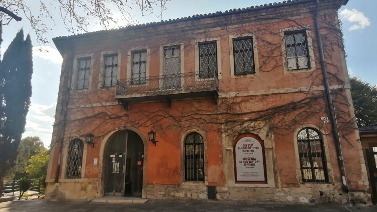 „Есенна нощ на галериите“ във Варна