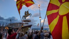 Македонският парламент прие единодушно въпроса за допитването, но в отсъствие на опозицията