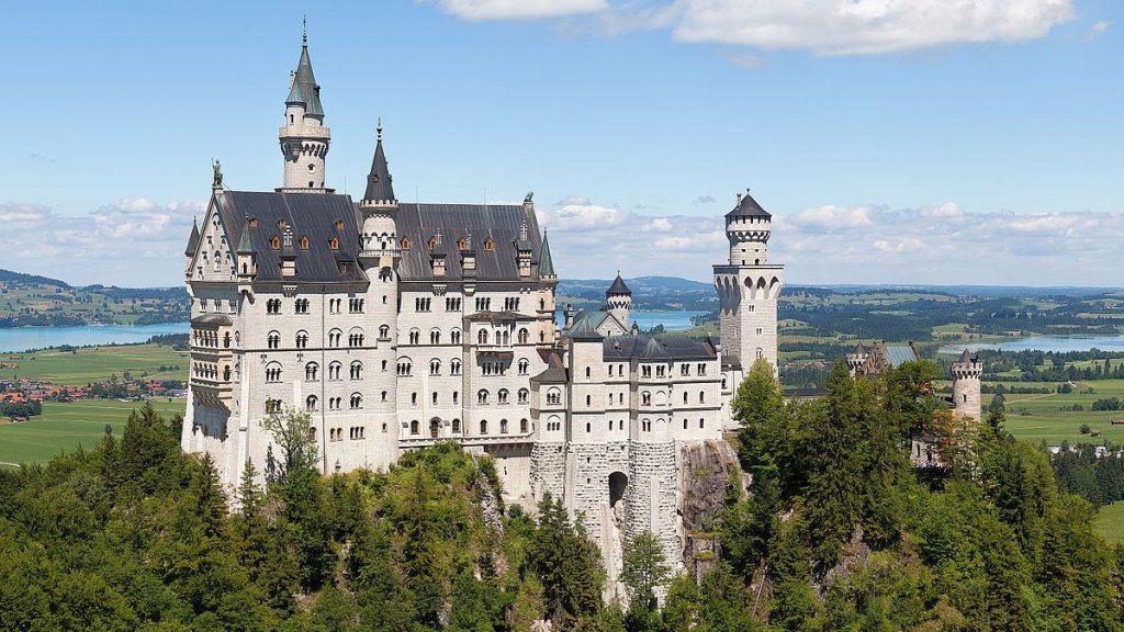 Schloss_Neuschwanstein_2013