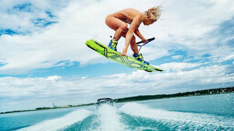 Далас Фрайдей, уейкбординг