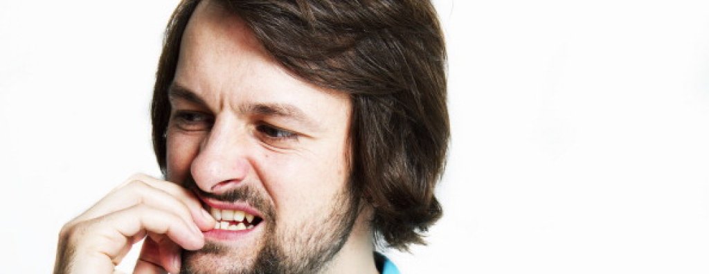 4. Ноктите
Първото нещо, което правите, когато се срещнете с някого, е да стиснете ръката му. А никоя жена не иска да стисне ръка на мъж, който изглежда, че е прекарал месец в планината. Къси, чисти и ненахапни – това е правилната комбинация.
