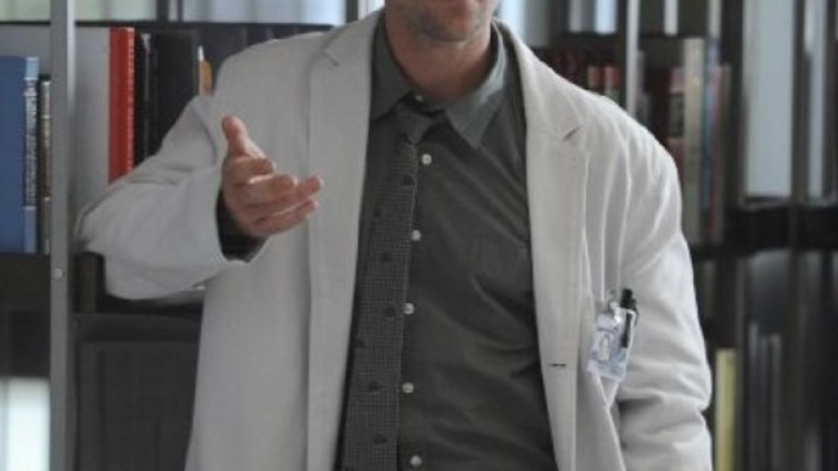 Младият д-р Робърт Чейс от "Д-р Хаус".