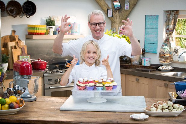 "Пекарната за малките с Рудолф" е още един формат, в който деца, които готвят по-добре от някои наши познати, се учат и показват уменията си на познатия на всички Рудолф ван Веен