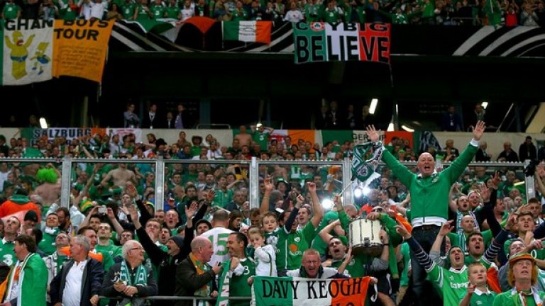 7 хиляди ирланди в Гелзенкирхен празнуваха отличния резултат - реми на терена на световния шампион.