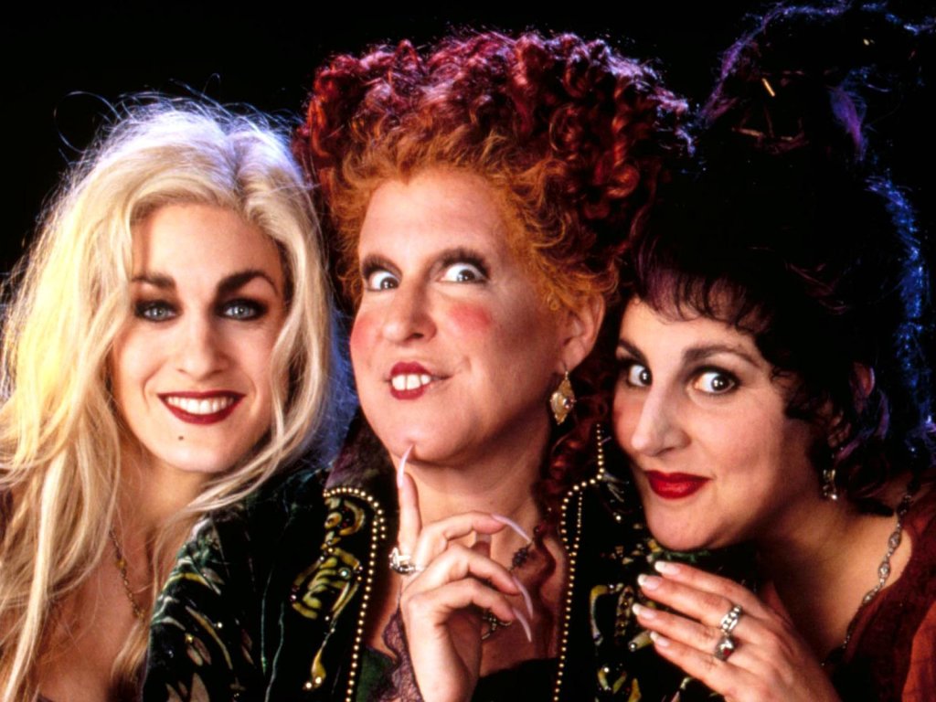 Наближава времето отново да си пуснем сестрите Сандерсън и \"Hocus Pocus\". Честит Хелоуин предварително! 