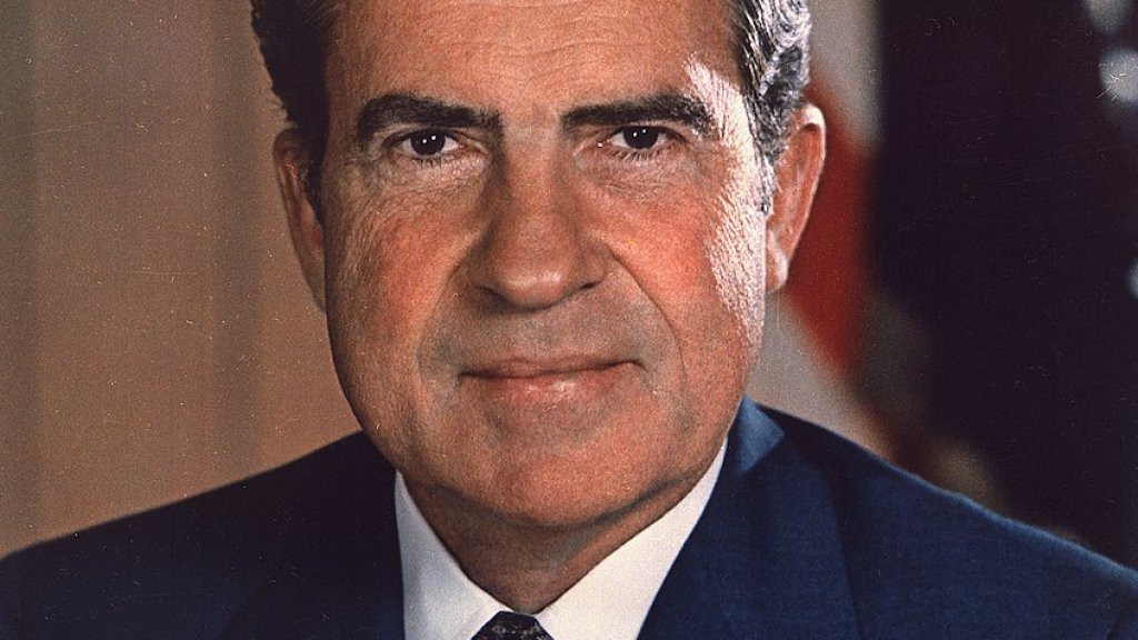 846px-Richard_Nixon_presidential_portrait