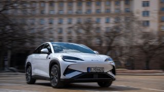 Китайската компания отваря два шоурума в София