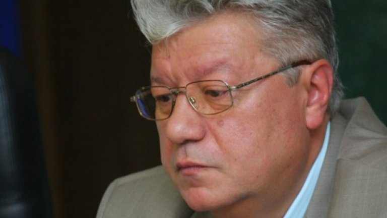 Манчев се е прострелял с пистолет, които е законно притежаван