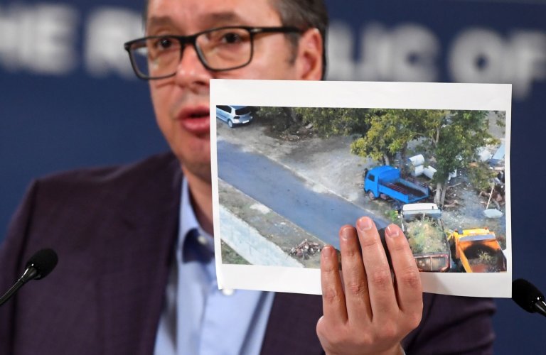 Сръбският президент Александър Вучич по време на вчерашната пресконференция