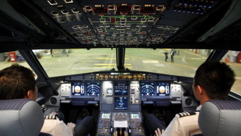Ян Кохерет поставя под въпрос сигурността в пилотската кабина при сегашната система за заключване