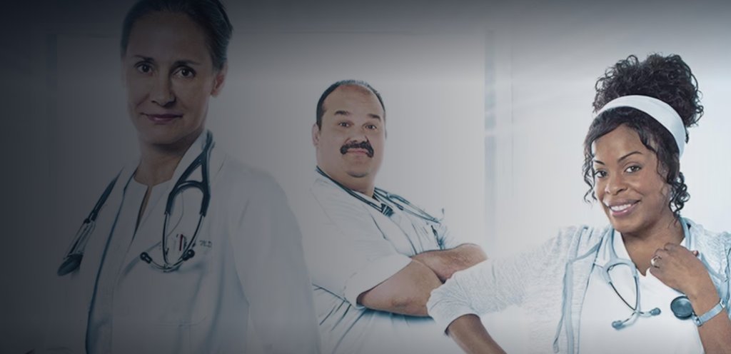 10. Getting On
Това не е стандартният  сериал за героични спасявания. Тук действието се развива в гериатрично отделение в Лонг Бийч. HBO ни поднесе три сезона на брутален, циничен и на моменти физически хумор за остаряването и смъртта. Малко бижу, което заслужаваше повече внимание.