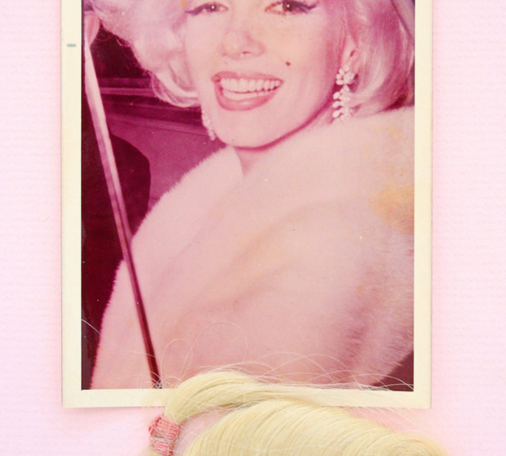 Част от незабравимата руса коса на Мерилин Монро може да бъде ваша само за няколкостотин долара