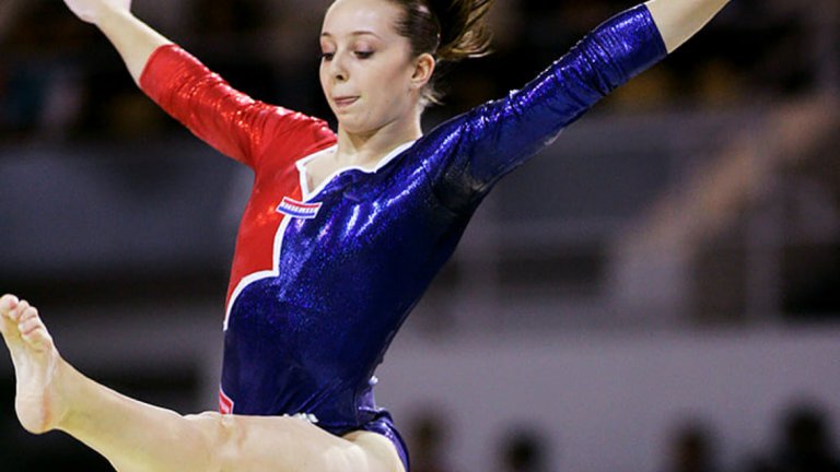 Ван де Льор се замеси в скандал с Федерацията и със семейството си. По думите й, никой не е зачитал желанията й. Холандия се е нуждаела от медали, а семейството й – от пари.