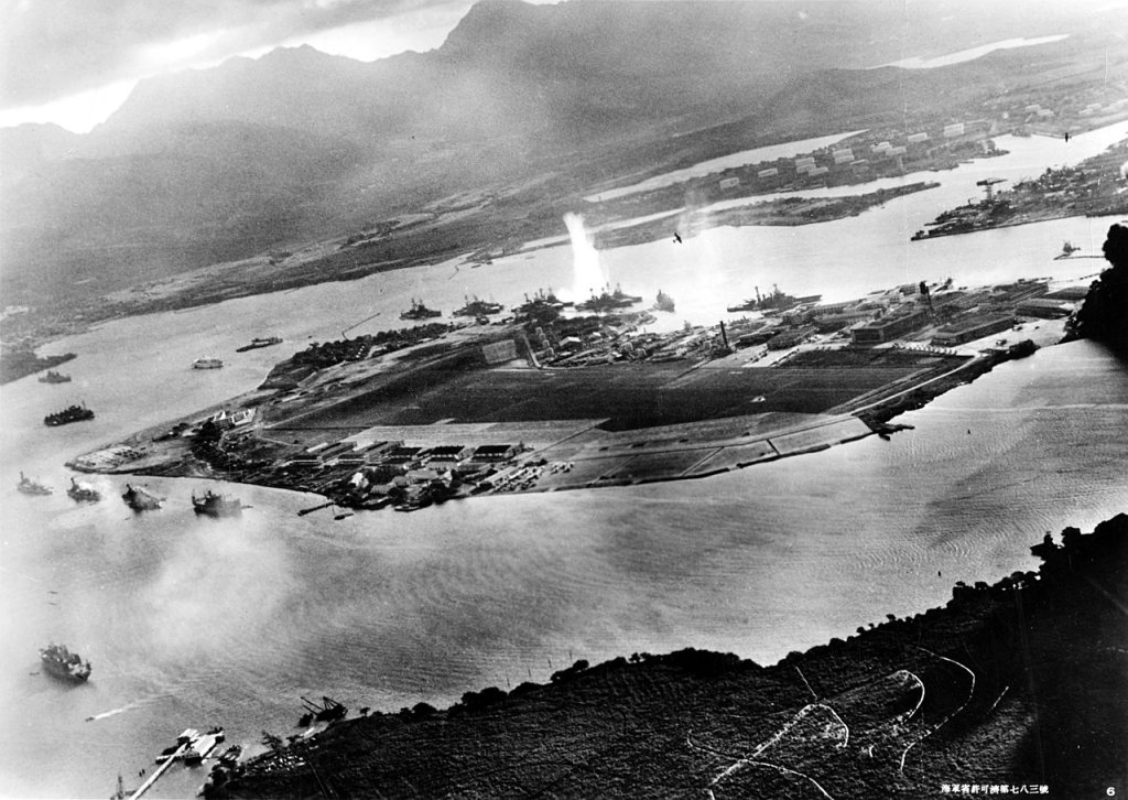 1280px-Attack_on_Pearl_Harbor_Japanese_planes_view