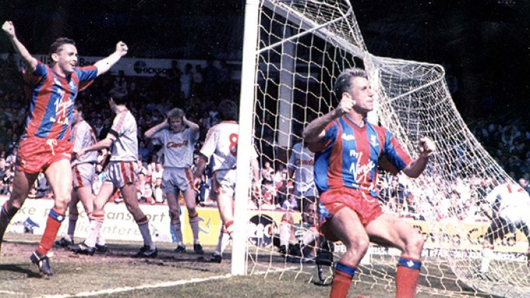Познавате ли този футболист? Настоящият мениджър на Нюкасъл Алан Пардю изживява най-знаменития си миг като играч, след като отбелязва победния гол за Кристъл Палас в добавеното време на полуфинала за ФА къп през 1990-а срещу Ливърпул на "Вила парк". Палас печели с 4:3 и достига до финал, където среща Манчестър Юн. Първият мач завършва 3:3, но в преиграването "червените дяволи" печелят с 1:0 с гол на Лий Мартин. Това е първият трофей на Сър Алекс начело на Юнайтед!