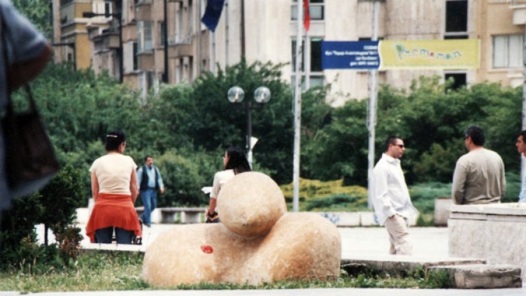 "Тази статуя пред НДК се казва Love me и е мое дело. Не се бъзикам"