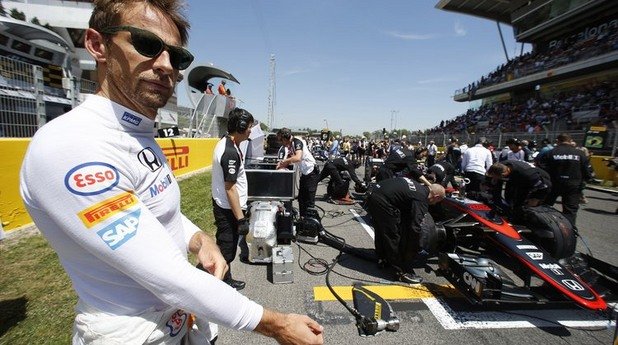 Преди да подпише за още една година с McLaren Дженсън Бътън също беше вариант да води Top Gear