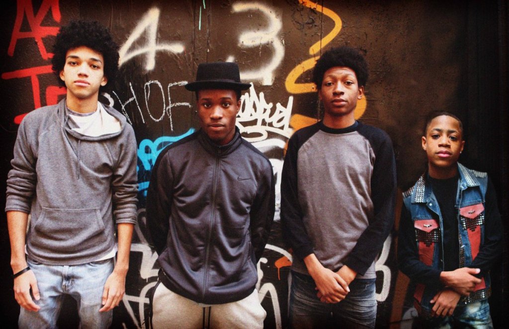 The Get Down 
Ню Йорк през 70-те, реге музика, джаз, малко хип-хоп... Шоуто, което за нас е една от най-любопитните нови продукции, разказва за този период на един от най-великите мегаполиси в света, пречупен през погледа на група хлапета от Бронкс. 