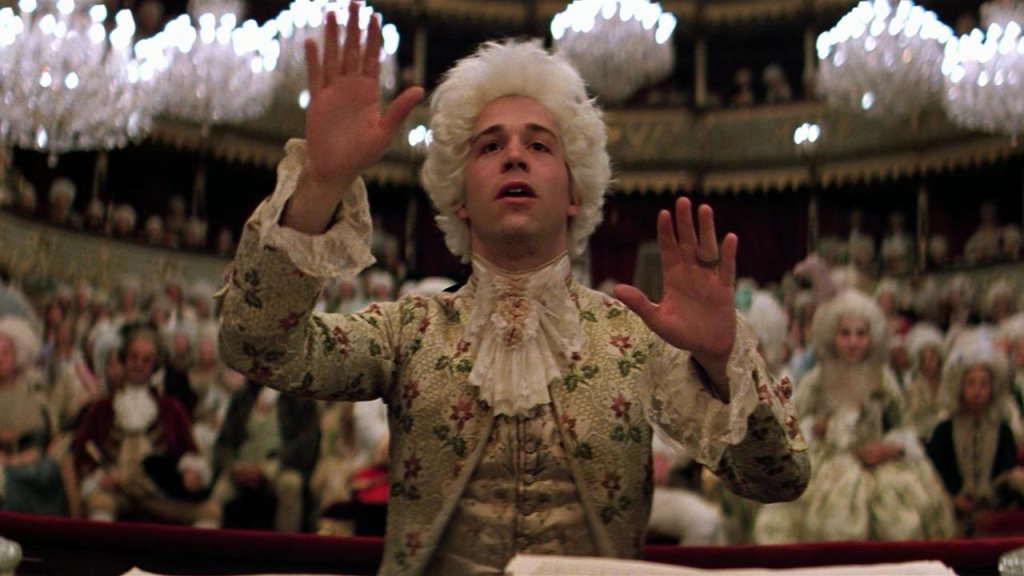 \"Амадеус\" (Amadeus, 1984)
Хитовата продукция на Милош Форман (по пиесата на Питър Шафър) е едно от най-успешните заглавия в историята на киното. Има спорове дали тричасовият филм е достоверен и дали наистина е имало вражда между Салиери и Моцарт, но до