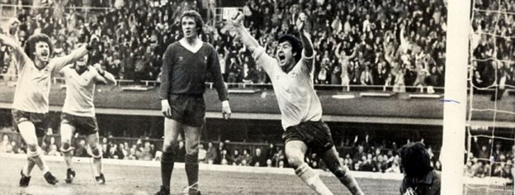 1980 г., Арсенал - Ливърпул 1:0 (четвърти мач)Брайън Талбът се радва на гола, прекратил най-дългия полуфинален маратон в историята на турнира. В Ковънтри Арсенал бие, след като предишните три опита са завършили 0:0, 1:1 и 1:1. Полуфиналната битка на двата големи клуба продължава близо месец.