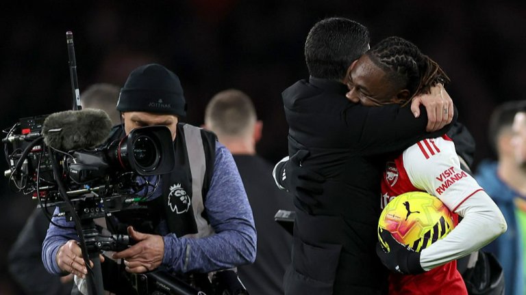 "Езе е завършен играч"