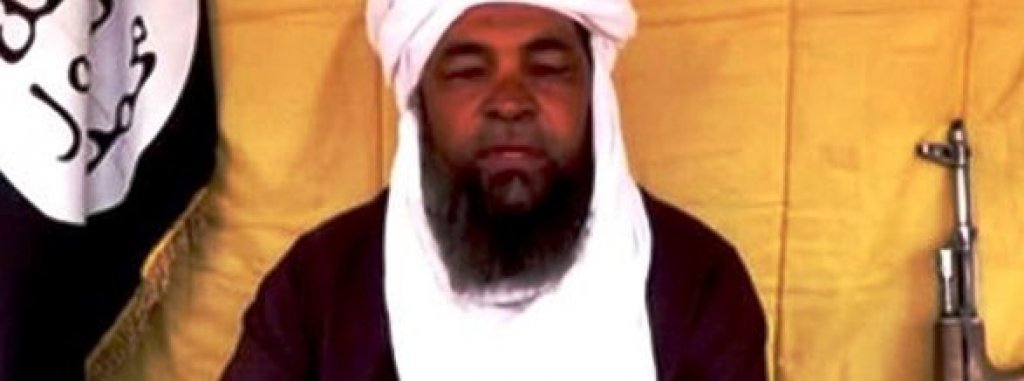 Ияд Аг Гали
Аг Гали е ветеран с туарегски произход, който действа като представител на най-големия джихадистки съюз в Северна Африка и региона на Сахел, обединяващ пет терористични организации свързани с Ал Кайда, включително и местният клон на Ал Кайда в Ислямски Магреб. Самият той има над 30-годишен опит в различни сепаратистки и джихадистки групировки, като в момента е лидер на Ансар Дин в Мали. Под ръководството му са извършени множество атаки както срещу мироопазващите сили на ООН в региона, така и срещи цивилни цели като кафенета, ресторанти и хотели.