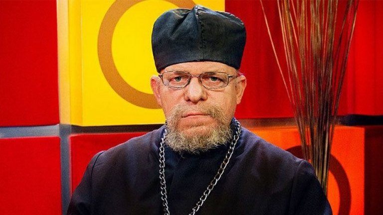 Отец Гелеменов освободи Министерския съвет от нечистите сили в сградата