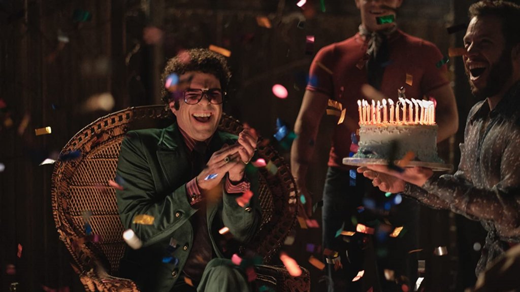 The Boys in the Band (30 септември, Netflix) Новият прочит на вече екранизираната през 1970-а година пиеса внася малко по-модерна нотка в историята ала "Кой се страхува от Вирджиния Улф?"Накратко: група гей приятели през 1968 г. се събират да празнуват рожден ден, а когато на партито идва неканен гост, нещата се обръщат с главата надолу. Как: разбираме в края на месеца.