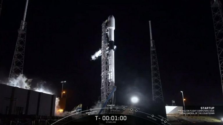 Първите 60 сателита на SpaceX за суперинтернет вече са изстреляни в Космоса