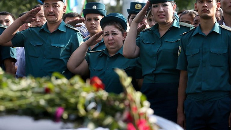 Почти половината от 32-милионното население на бившата съветска република от Средна Азия, е родено по време на властта на Каримов