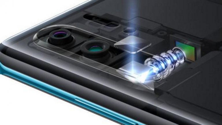 Другият нов сензор е не по-малко впечатляващ. В P30 Pro ще откриете петкратно оптично увеличение. Отделен сензор, който използва перископ, за да може да се вмести в телефона и да постигне това.