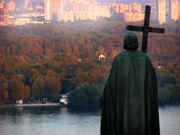 "Скромният" четириметров Св. Владимир в Киев
