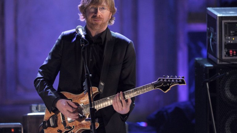 Phish
В размишленията си за 30-годишната музикална кариера на Phish, Стивън Хайдън от Grantland описва най-добре проблема: "За да харесваш Phish, трябва съзнателно да решиш, че ще харесваш Phish."