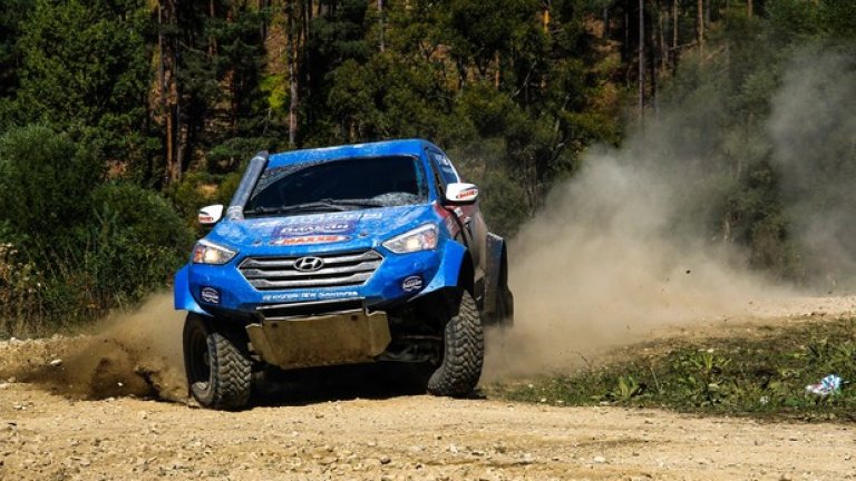 Hyundai Santa Fe T1 стартира успешно и в последния състезателен ден на офроуд ралито в Самоков