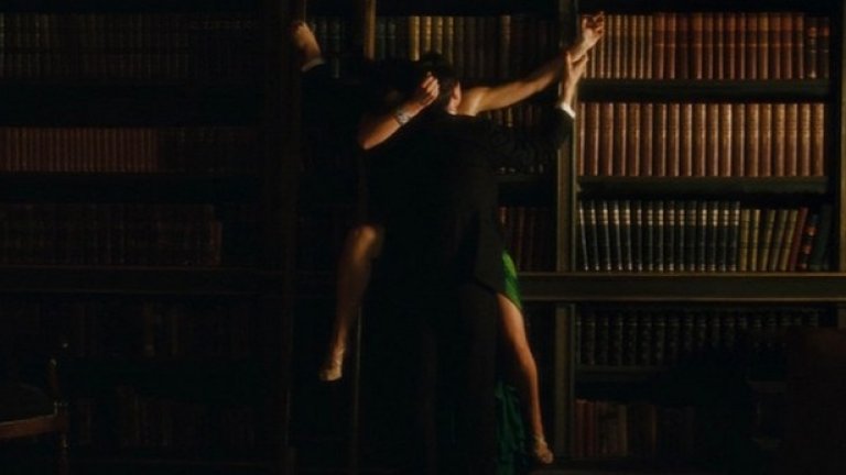 „Изкупление“  (2007)
Няма нищо по-секси от две красиви тела, преплетени в стая от къща, в която се провежда голямо парти. Филмът има само една сексуална сцена, но това не пречи да има силен еротичен заряд през цялото време.