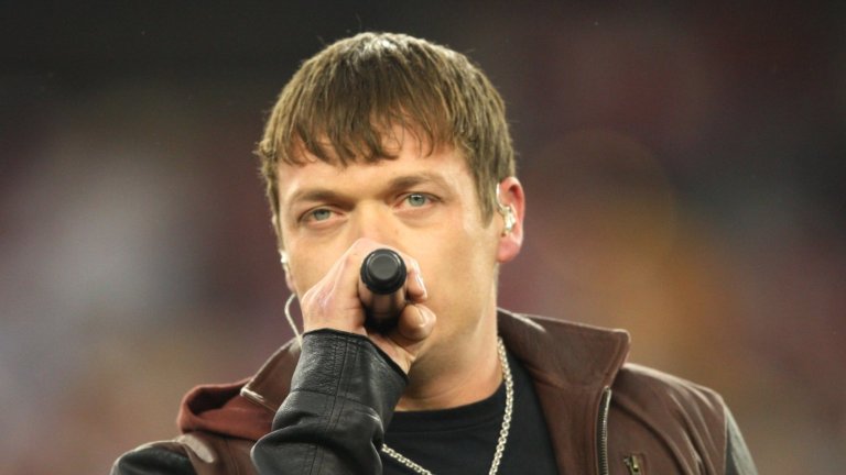 Музикални хроники: Трагедията с един от големите рок вокалисти на новия век