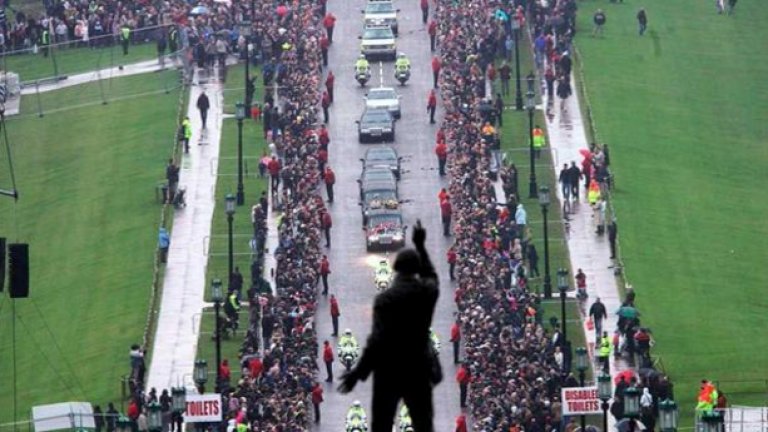 Погребението на Бести. Половин милион изпратиха любимеца в Белфаст. 