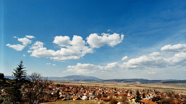 Крепостта се намира край село Белчин - известно с минералните си извори