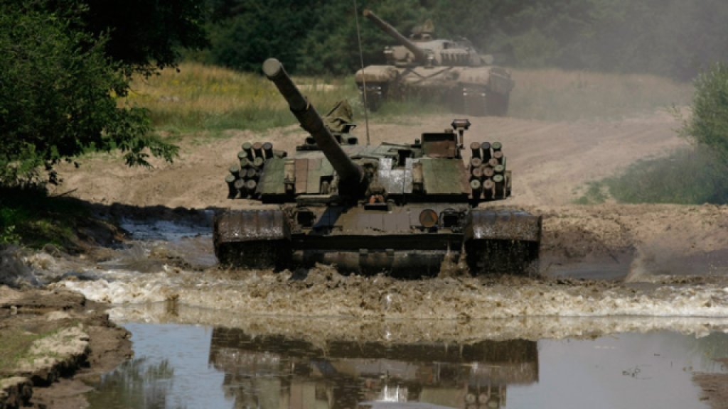 img-polishtankspracticemaneuvers070913_104505205368.jpg_item_large