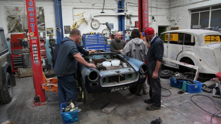 "Сервиз SOS" се завръща през април по National Geographic Channel с мисията да промени колите и живота на едни наистина достойни собственици