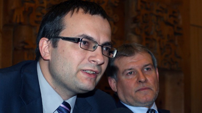 След като лидерът на СДС Мартин Димитров подаде оставка, Румен Христов тутакси обяви, че е готов да поеме партията