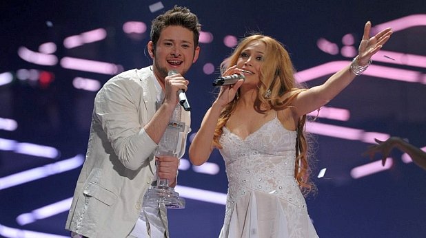 Представителите на Азербайджан - Ell&Nikki с песента Running Scared спечелиха Евровизия 2011