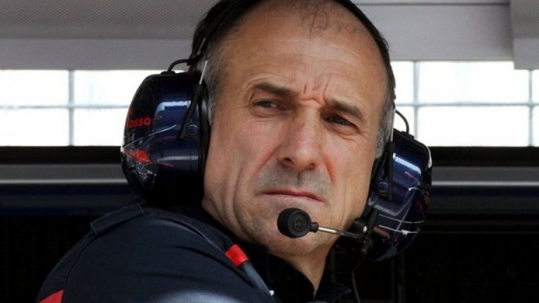 Шефът на Toro Rosso Франц Тост заяви през лятото, че ще е много доволен, ако тимът бъде купен от Renault