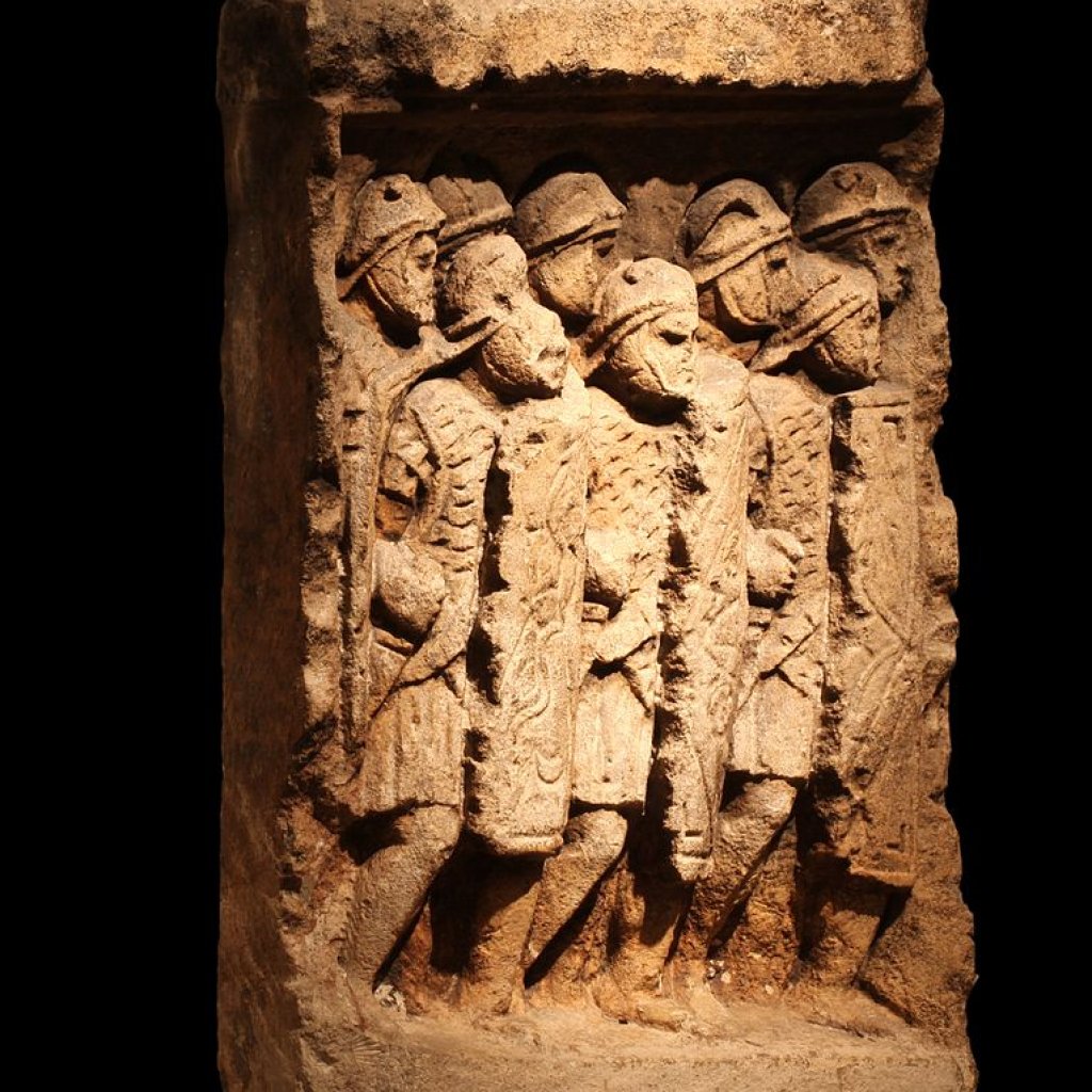 766px-Roman_Legionaries-MGR_Lyon-IMG_1050